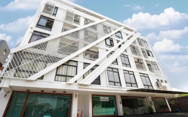 RoomQuest Ladprao Soi 1