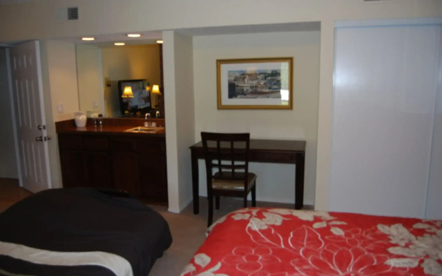 Bed and Breakfast in Hollywood Hills