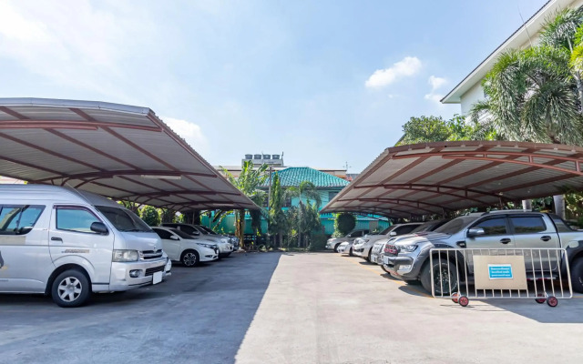 Silver Gold Garden Suvarnabhumi Airport Hotel