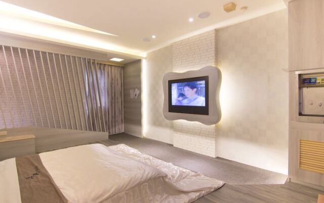 Shihua Motel