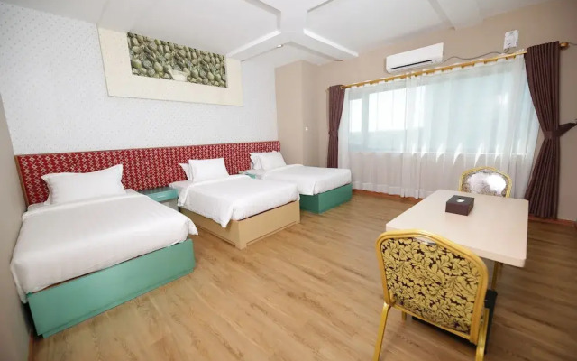 H Plus Hotel Yangon