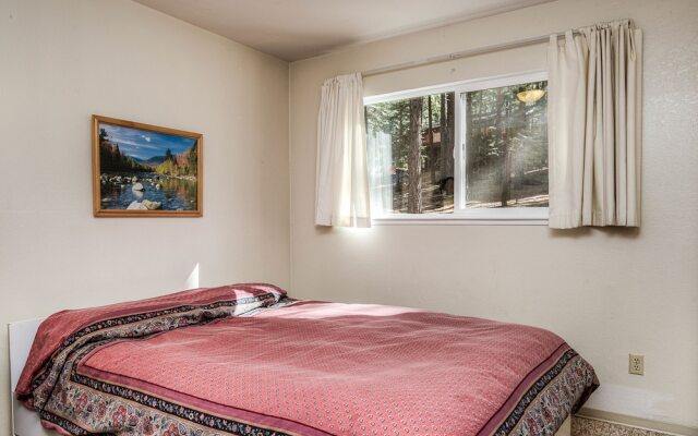 Secluded South Lake Tahoe Home by RedAwning