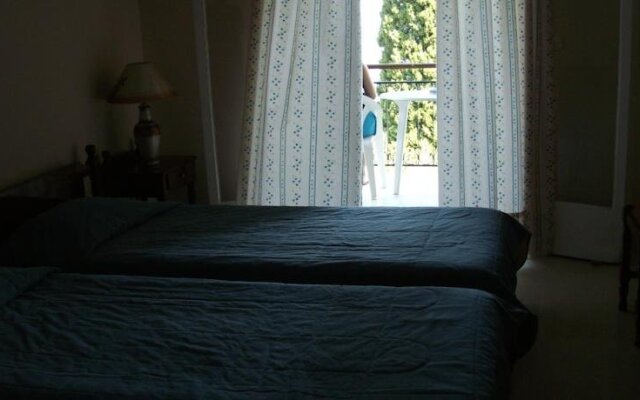 Spiros Apartments