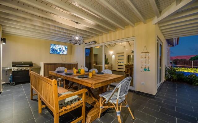 NEW Villa - Beautiful 3BR 2BA With Private Pool