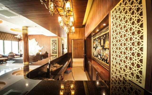 Moon Terrace Resort & Hotel