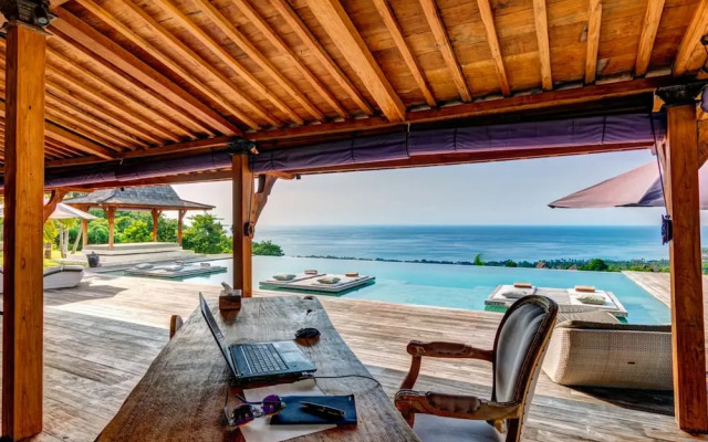 Palatial Wooden Villa, 4br, Lovina