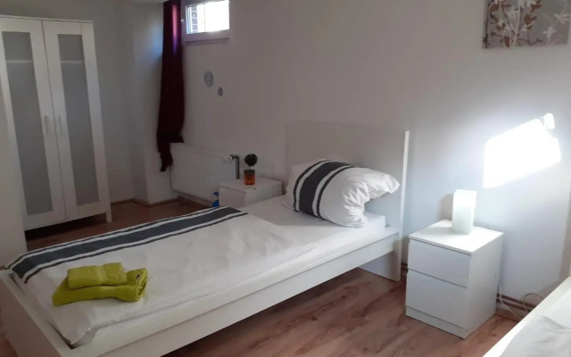 Souterrain Apartment Laatzen