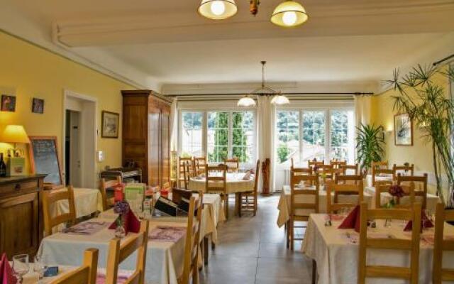 Hôtel Restaurant Les Touristes