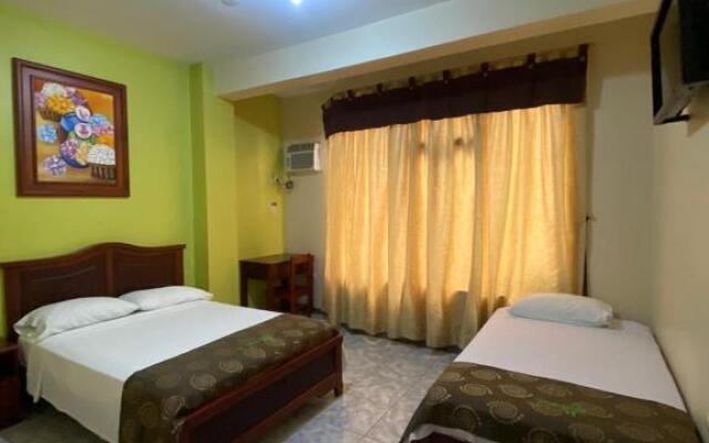 D’ Ruiz Hotel