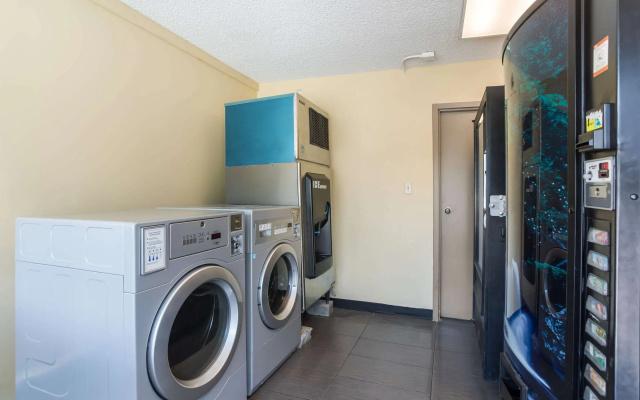 Econo Lodge Gallatin - Metro Nashville