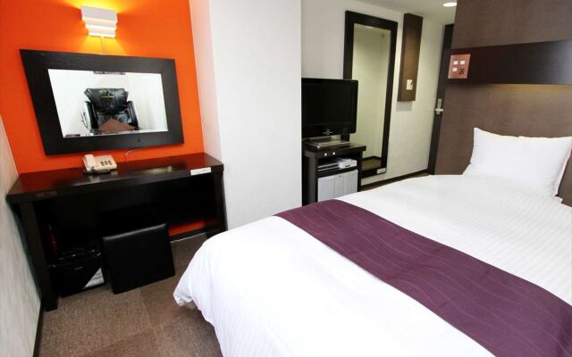 Green Rich Hotel Oitaekimae