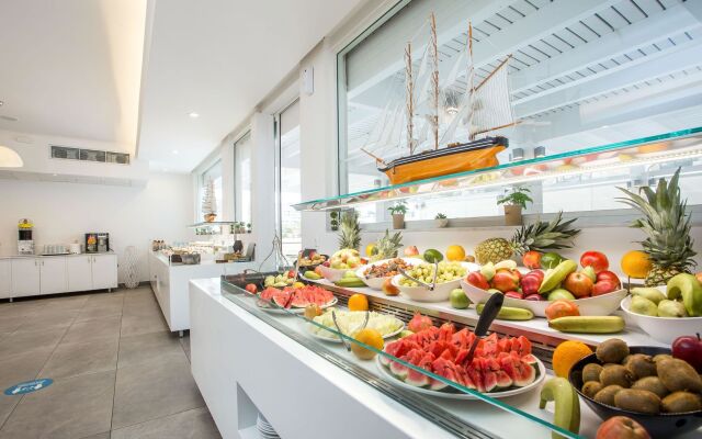 Lindos White Hotel & Suites