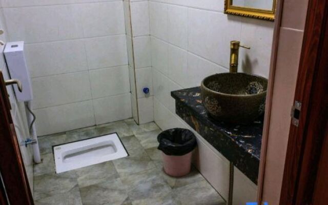 Wugongshan Jinding Hefeng Chinese Inn