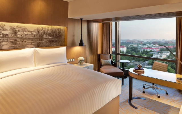Отель Renaissance Beijing Wangfujing Hotel