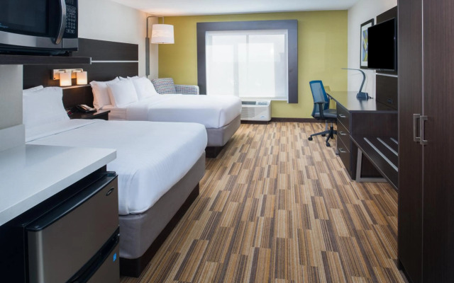 Holiday Inn Express Hotel & Suites Bismarck by IHG