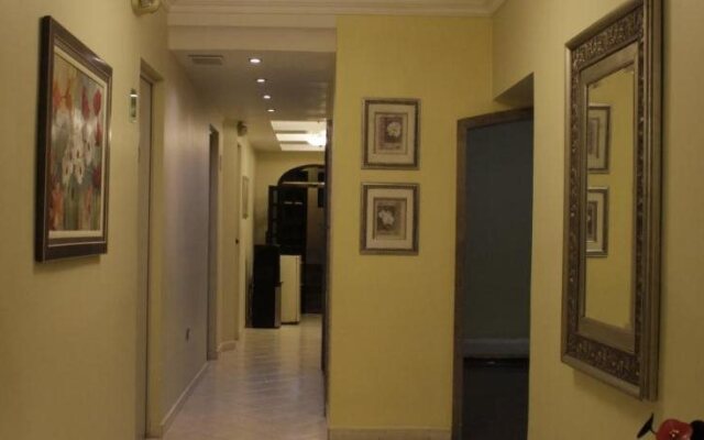 Hotel Flores Hills