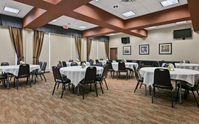 Best Western Plus Chateau Inn Sylvan Lake