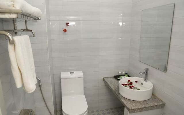 Mandalar May One Hotel