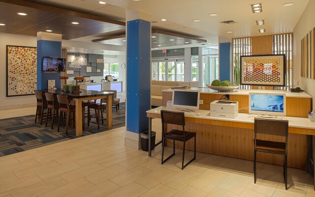 Holiday Inn Express & Suites Boise Airport, an IHG Hotel