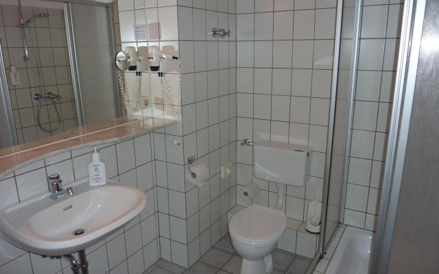 AKZENT Hotel Zur Wasserburg , bed & breakfast