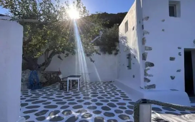 Siesta Villas, Cycladic Elegance With Castle View