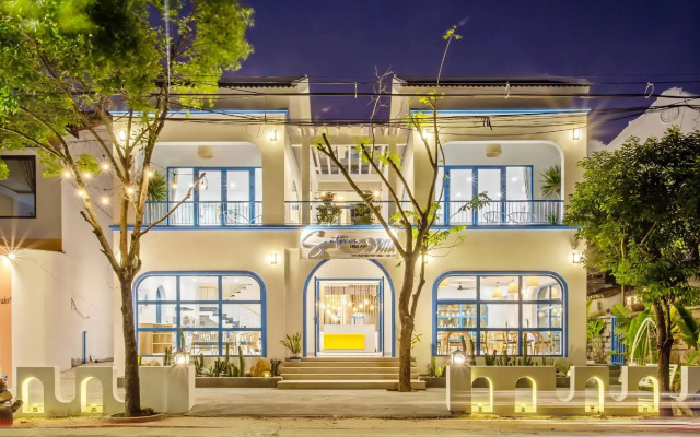Santorin HoiAn Villa