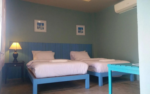 OYO 929 100 Boutique Hotel