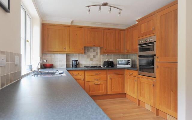 1 Woodroffe Meadow