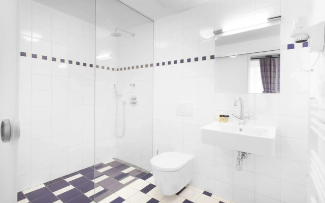 Hotel At the White Lily