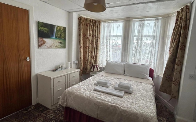 OYO Delton Hotel Blackpool Pleasure Beach