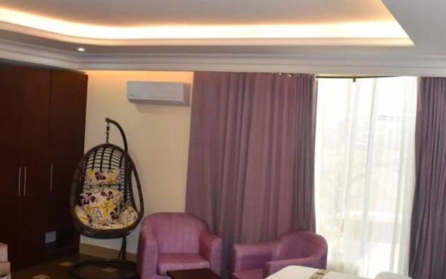 City Cruz Hotel
