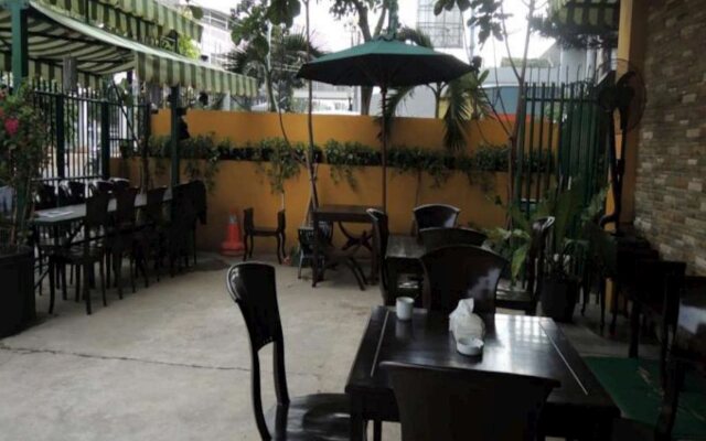 Twins Hotel Manggadua