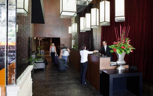 Celestion Waldorf Apartments Hotel
