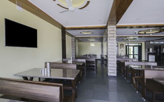 OYO 25084 Hotel Jai Hind