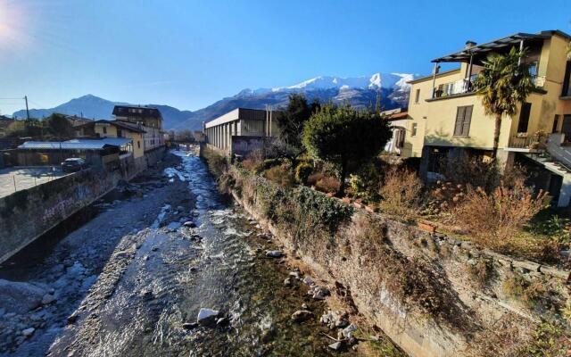 Snug apartment in Dervio with balcony or terrace