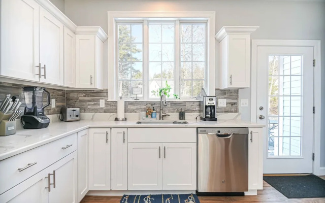 Maritime Meadows Charming Resort-style Home!