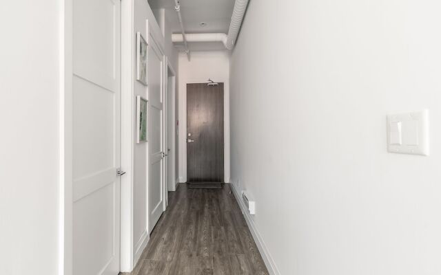 GLOBALSTAY. Dundurn Lofts. Free parking. Gym