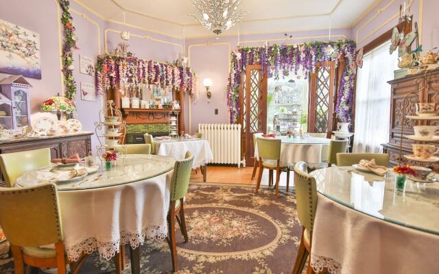 Mathis House, A Victorian Bed & Breakfast and Tea Room at 600 Main