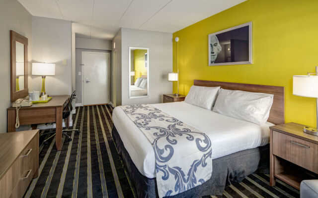 Americana Hotel