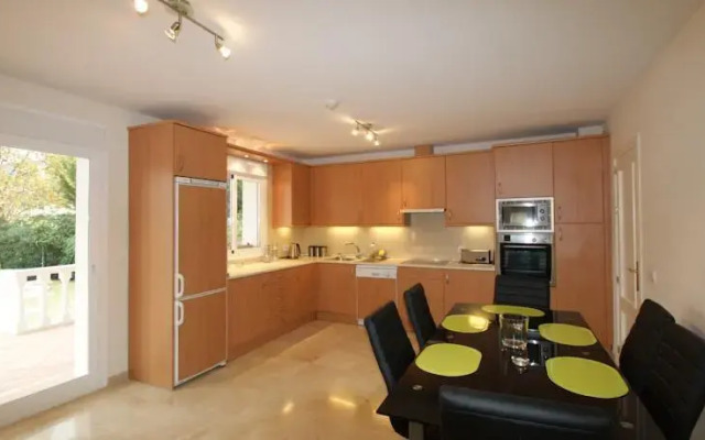 Villa 82