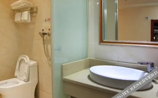 77 Chian Hotel (Wuhan Jianghan Road Pedestrian Street Store)