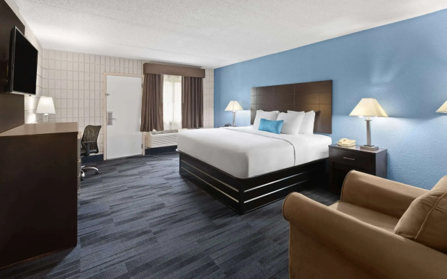 Baymont Inn and Suites by Wyndham Farmington, MO