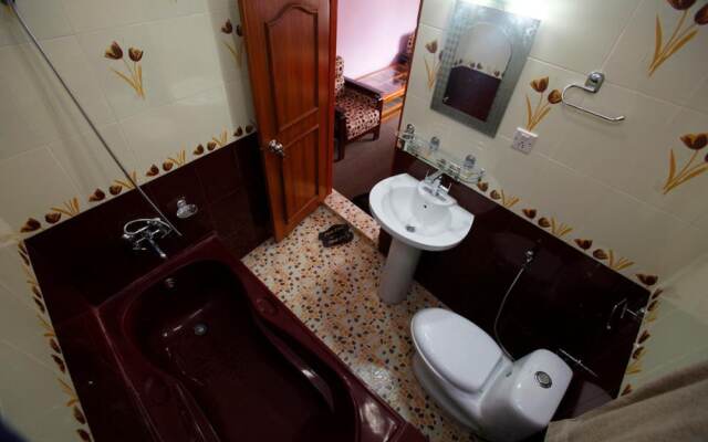 OYO 305 Hotel Gauri