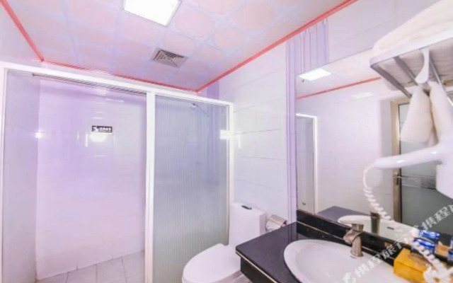 Youge Shangpin Hotel (Xinxing Times Square Bus Station)