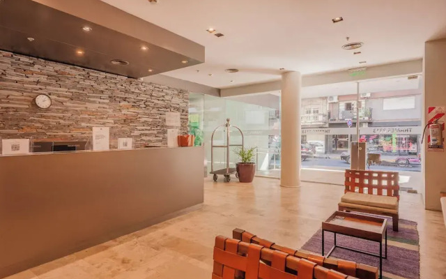 High End Spacious Studio in Soho T105