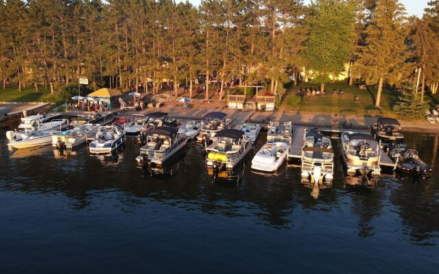 Manhattan Beach Lodge