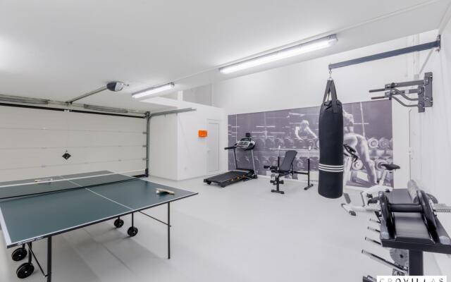 Pax in Sutivan with 3 bedrooms and 3 bathrooms