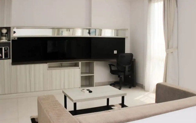 Nice And Comfy Studio Azalea Suites Apartment