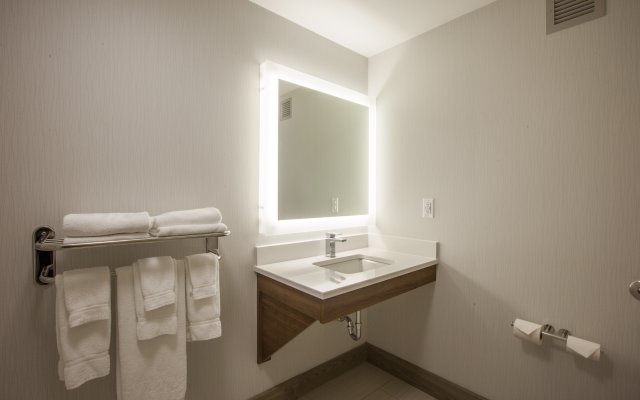Holiday Inn Express Saint John Harbour Side by IHG