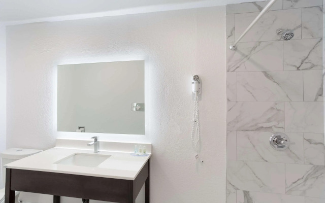 Quality Inn Redding near I-5